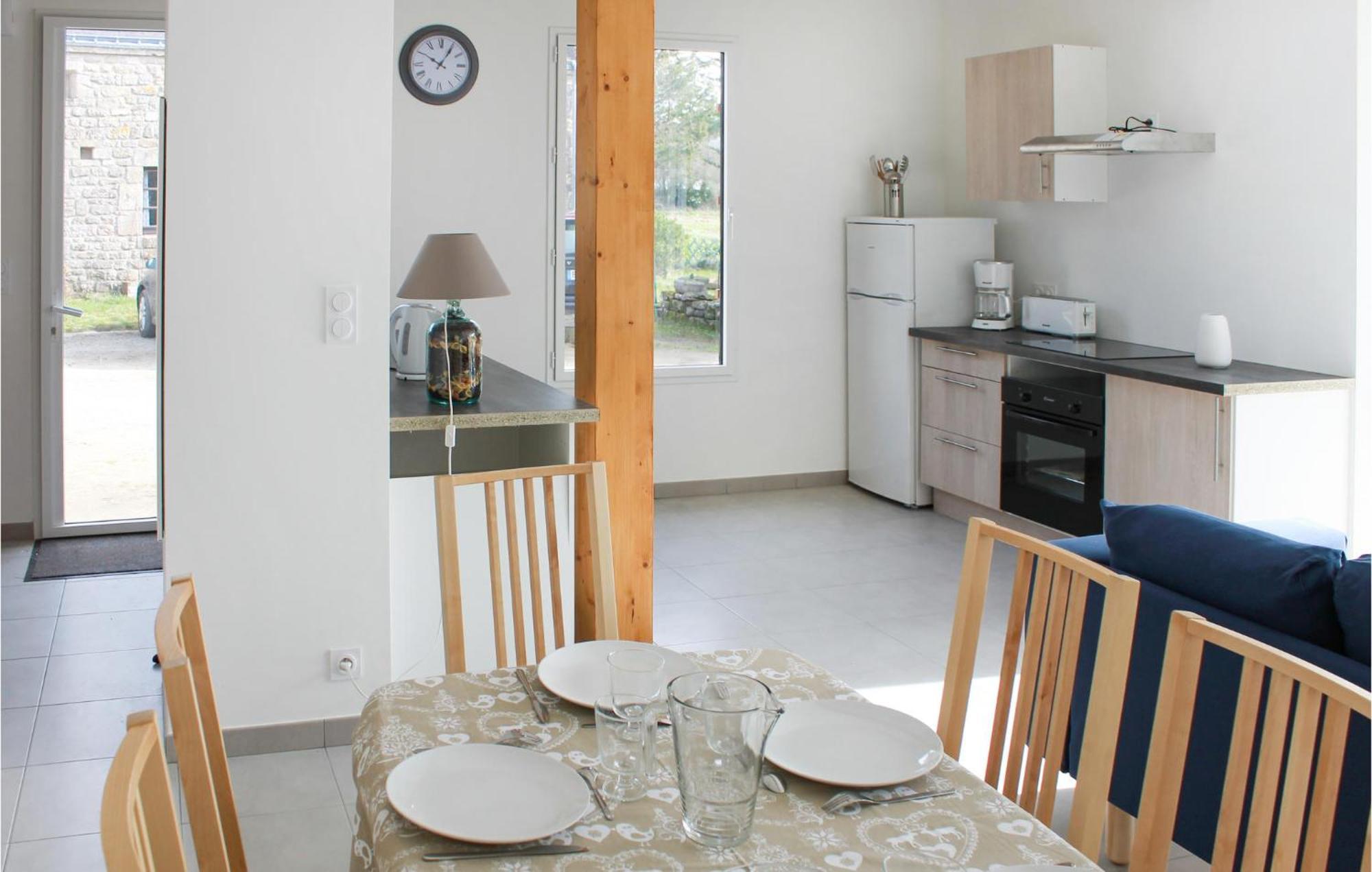 Beautiful Home In Erdeven With Kitchenette Exterior foto